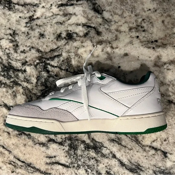 Reebok shoes - Picture 4 of 4